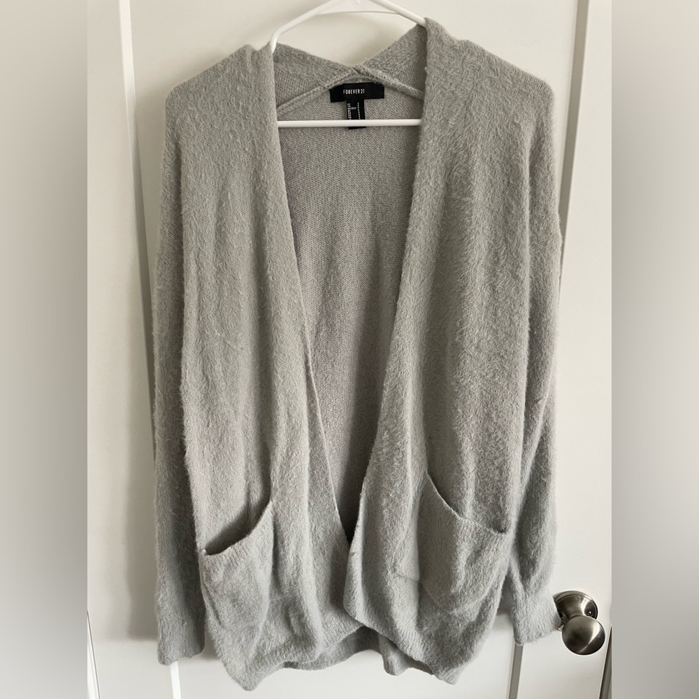 Medium Forever 21 Light Grey Cardigan